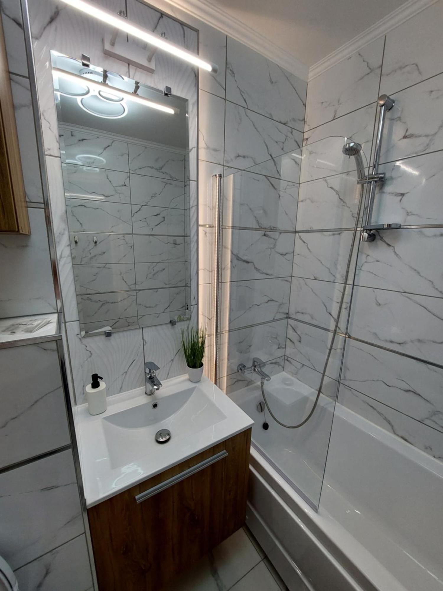 Onyx - Vision Aparthotel Braşov Extérieur photo