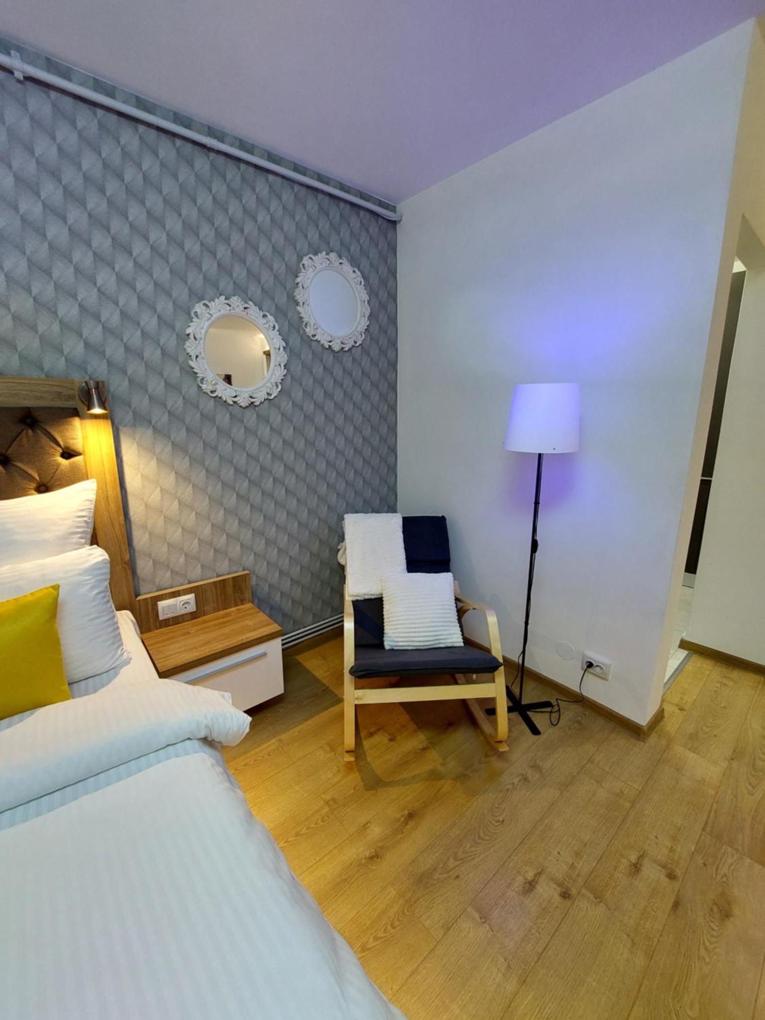Onyx - Vision Aparthotel Braşov Extérieur photo