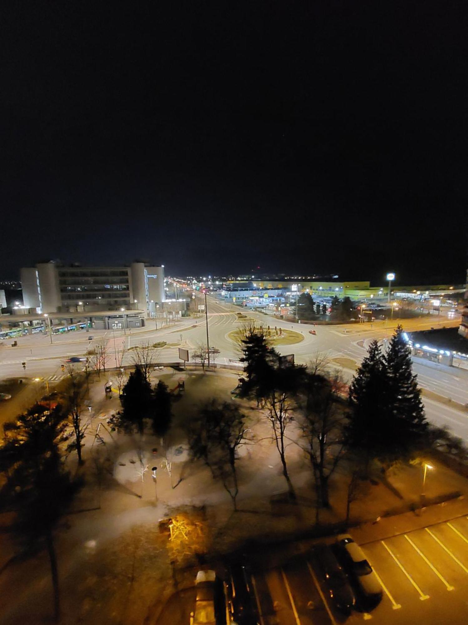 Onyx - Vision Aparthotel Braşov Extérieur photo